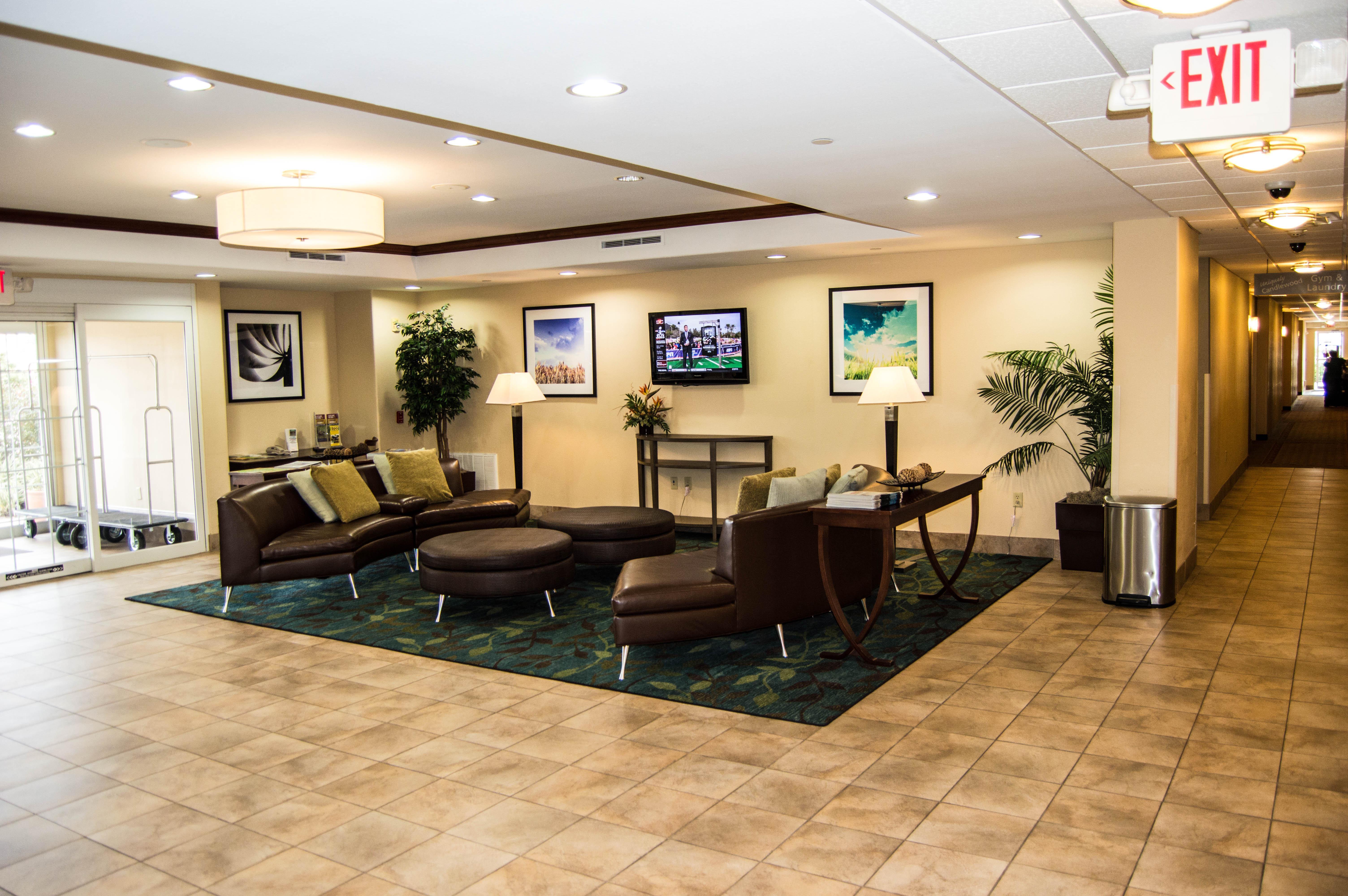 Candlewood Victoria By Ihg Esterno foto