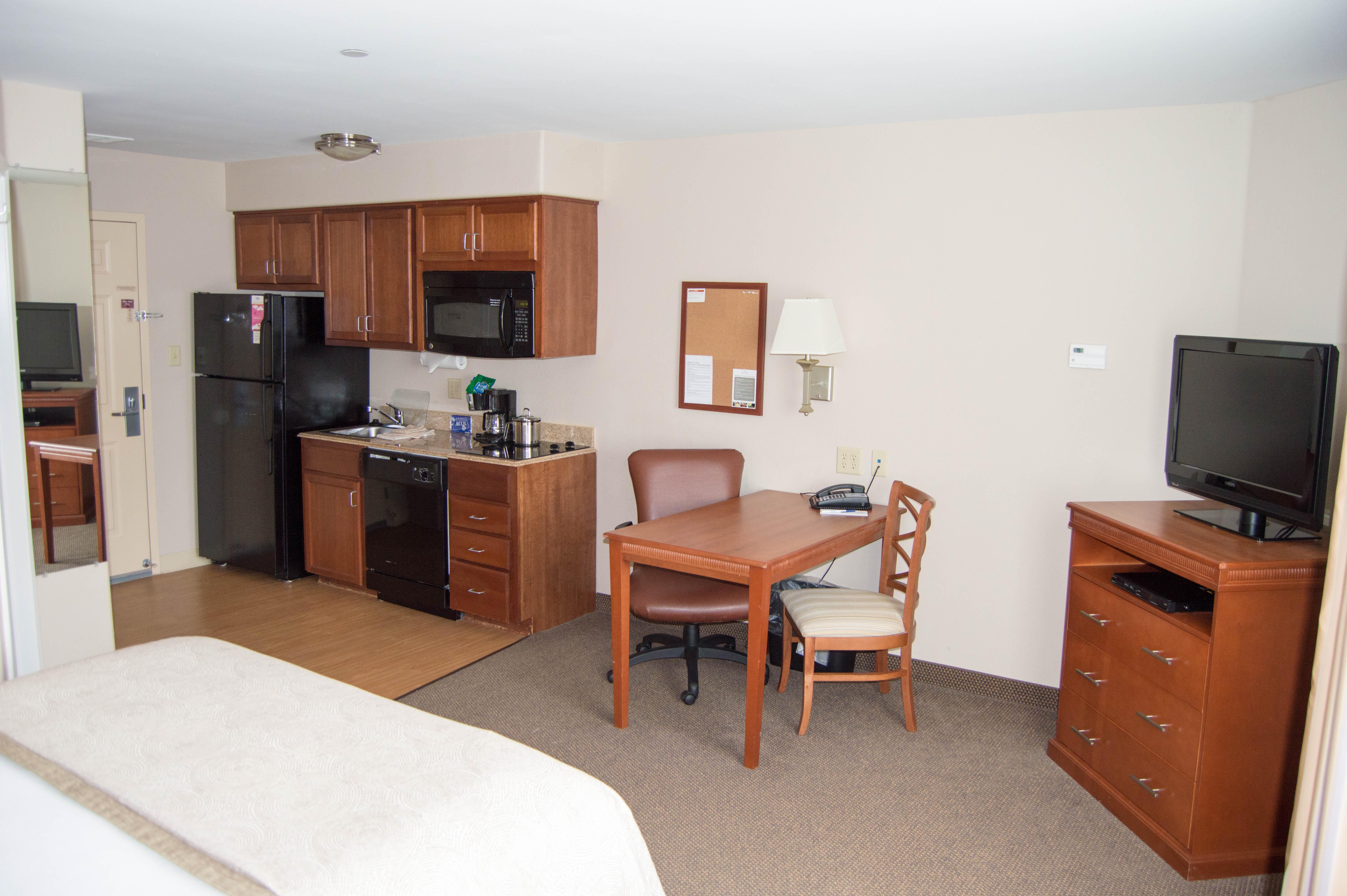 Candlewood Victoria By Ihg Esterno foto
