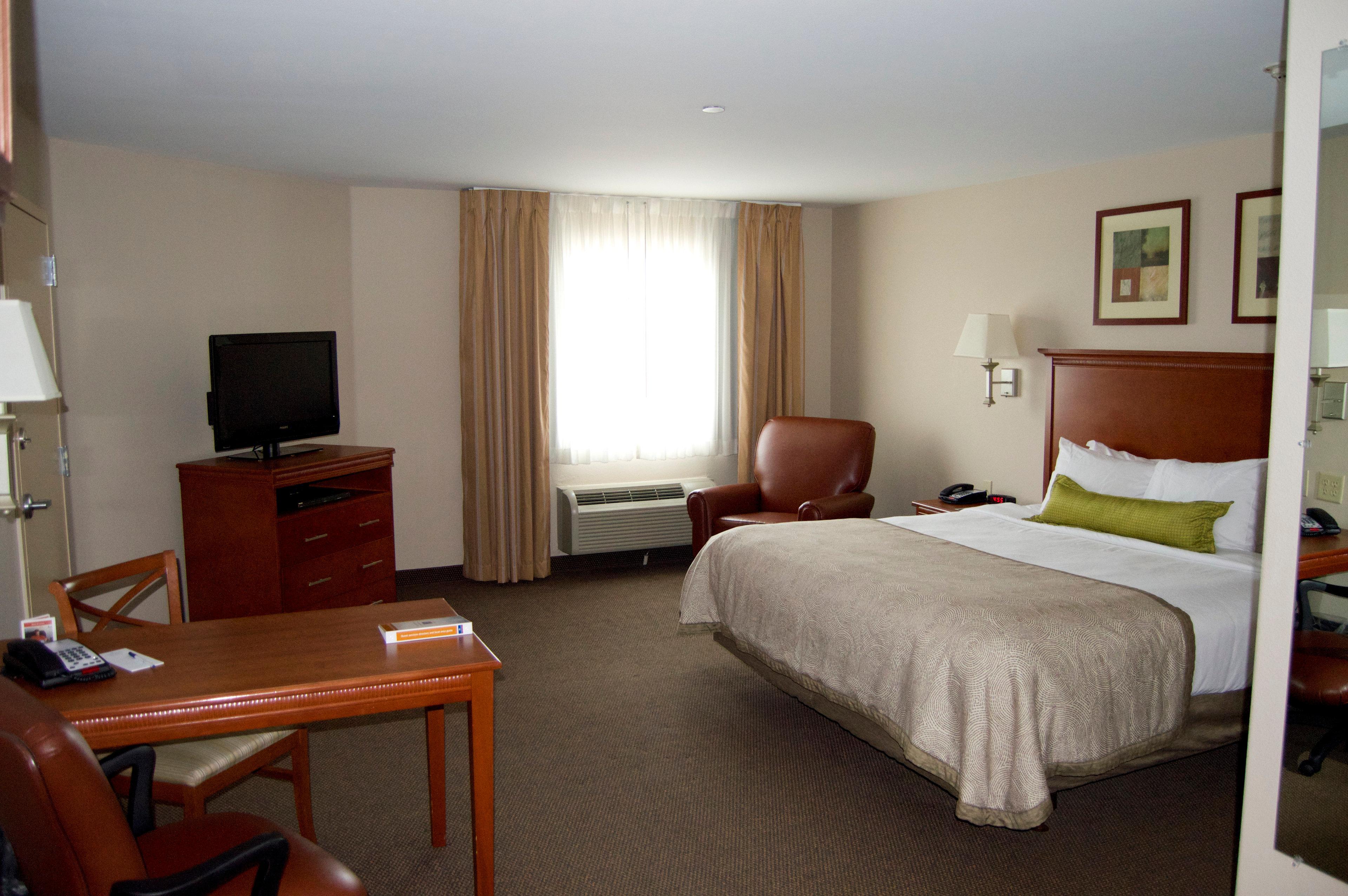 Candlewood Victoria By Ihg Esterno foto