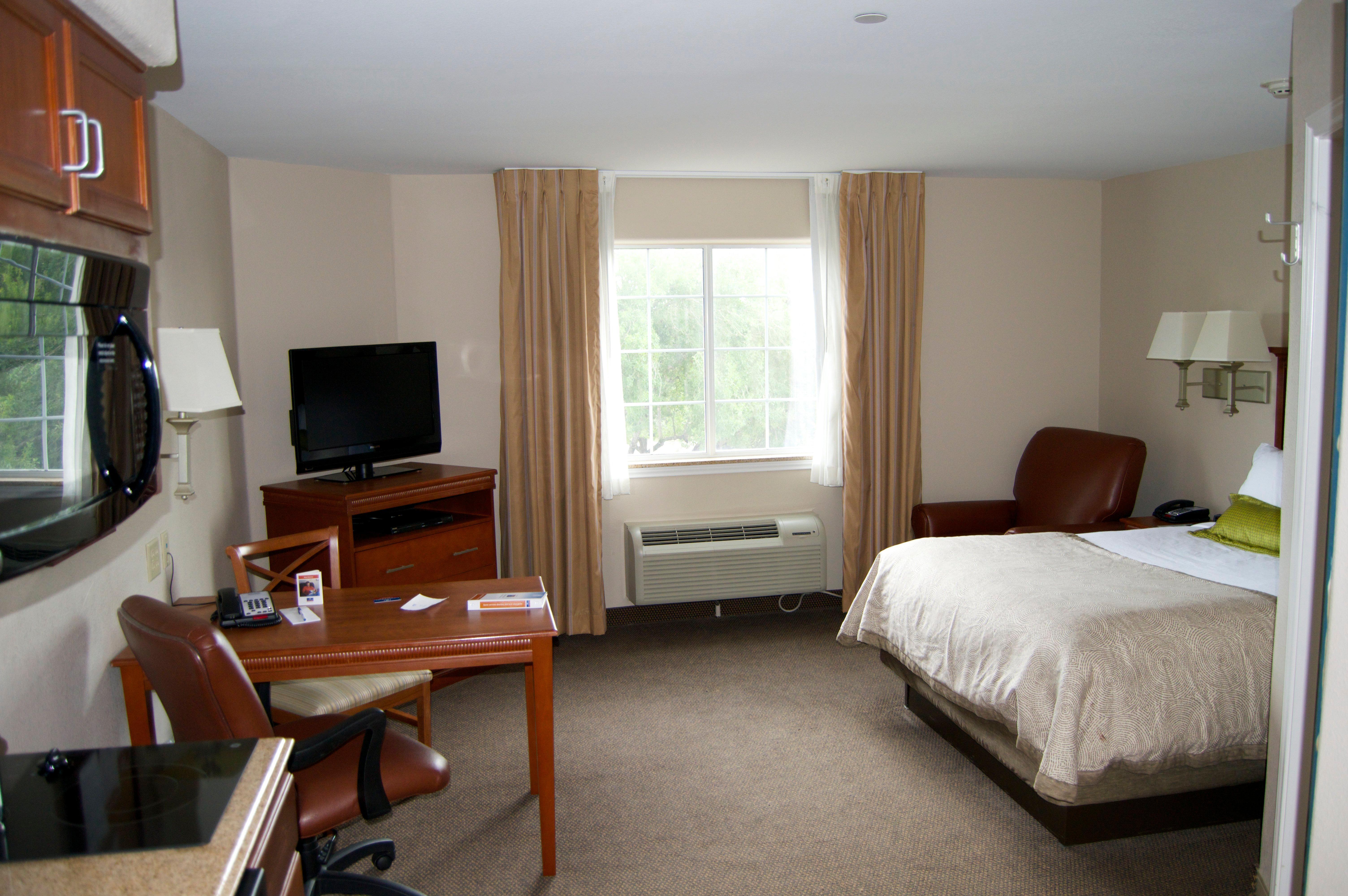 Candlewood Victoria By Ihg Esterno foto