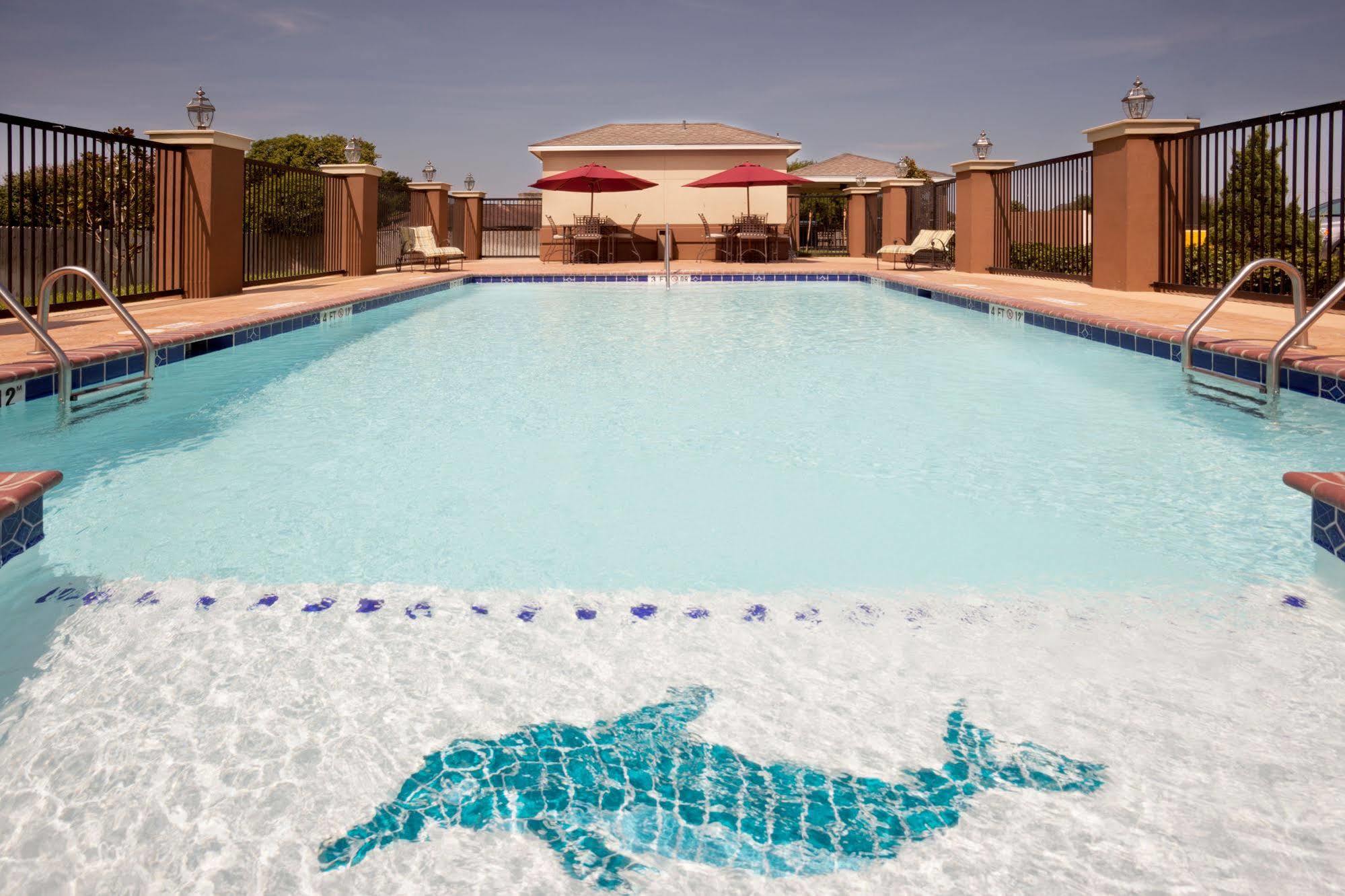 Candlewood Victoria By Ihg Servizi foto